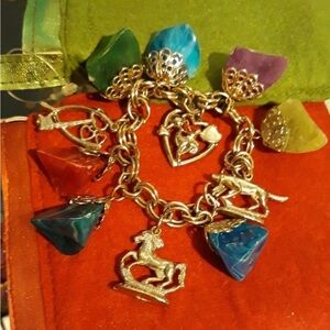 RETRO CHUNKY Lucite Charm Vintage 1950s 60s Double Link Gold Tone Bracelet